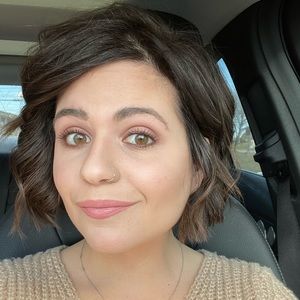 Meet your Posher, Carly